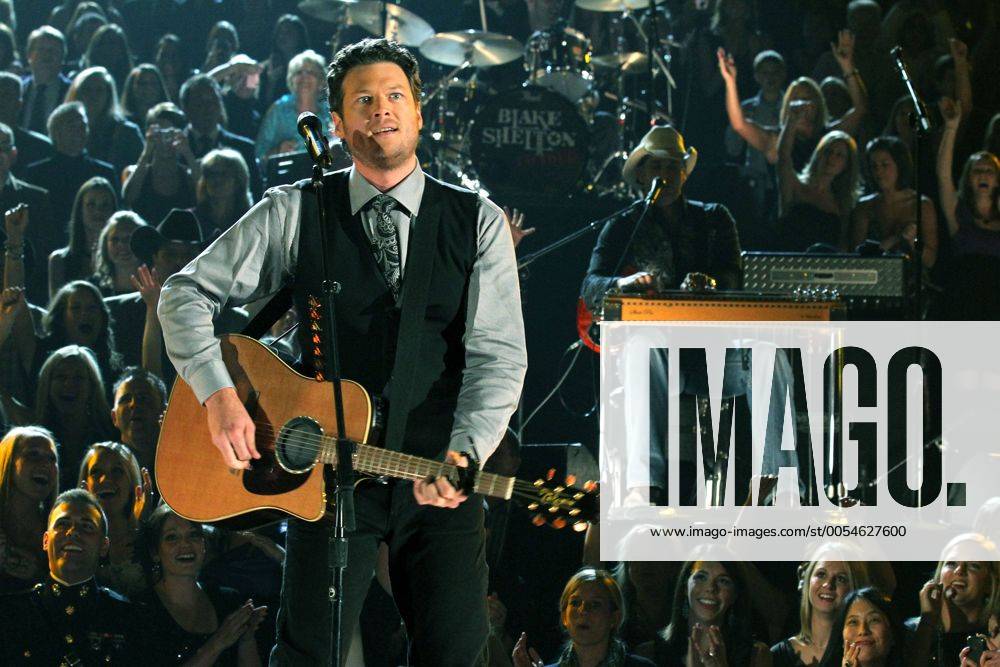 Blake Shelton performs during the 44th Annual Country Music Awards in Nashville, Tennessee on November 10, 2010. CMA20101110343