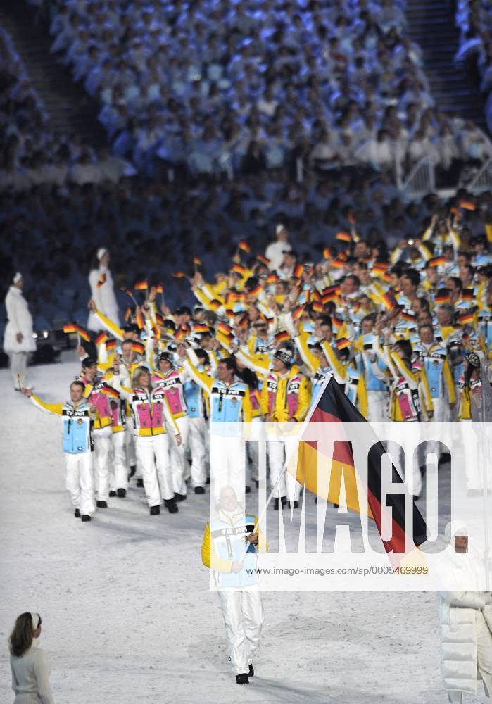 Einmarsch der Nationen, Deutschland, GER, mit dem Fahnentraeger Andre LANGE (Bob) , Nation, Mannschaft, Team, Eröffnungsfeier am 12.02.2010 XXI. Olympische Winterspiele 2010, vom 12.02. - 28.02.2010 in Vancouver Kanada Bobsport o00 Delegation