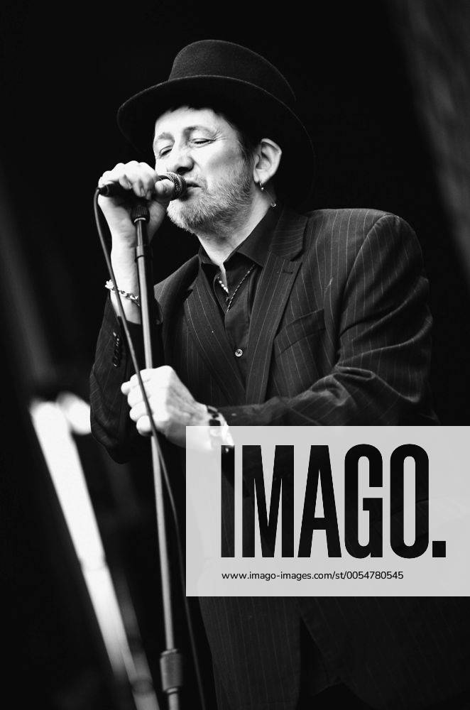 Sänger Shane MacGowan (The Pogues) während eines Konzertes auf der Zitadell Spandau in Berlin Local Caption snapshot-photography GritxRümmler IMG_9373