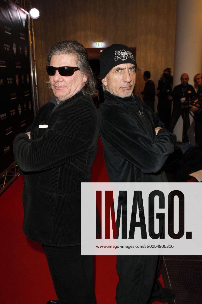 Claude Oliver Rudolph (L) und Ralf Richter während der Premiere von Los Banditos 61. Internationale Filmfestspiele Berlin 2011