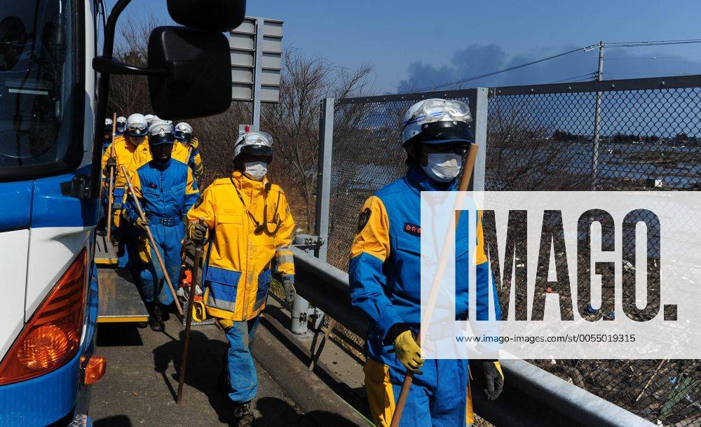 (Xinhua) -- Rescuers work at Sanbontsuka of Wakabayashi in Sendai City, Miyagi Prefecture, Japan, March 13, 2011. The area lost contact with the outside world after Friday s quake. Friday s catastrophic earthquake in Japan and the following devastating tsunami have ravaged the country, while massive rescue and recovery efforts have been quickly launched to save lives and minimize losses. (Xinhua Ji Chunpeng)(yc) JAPAN-QUAKE