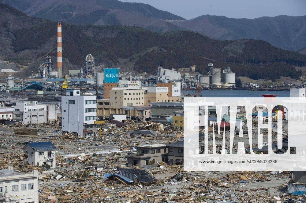 (110314) -- OFUNATO, March 14, 2011 (Xinhua) -- Photo taken on March 14, 2011 shows the ruins in Ofunato city of Japan s northeastern Iwate Prefecture. (Xinhua Lui Siu Wai) (zyw) JAPAN-OFUNATO-QUAKE