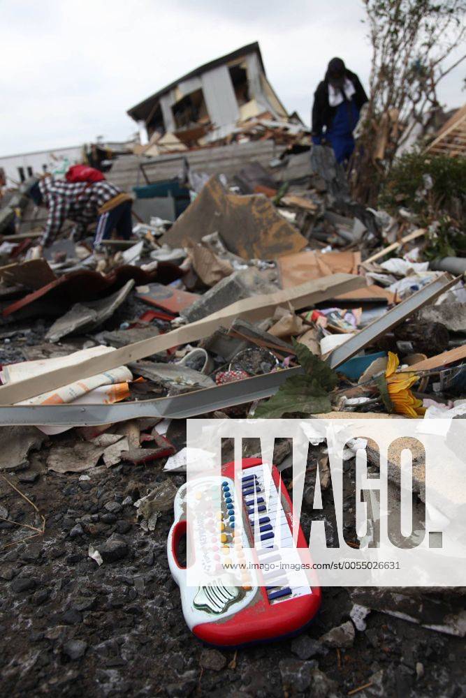 (110315) -- OFUNATO, March 15, 2011 (Xinhua) -- Photo taken on March 15, 2011 shows the ruins in Ofunato city of Japan s northeastern Iwate Prefecture. The deadly tsunami left 206 dead and at least 191 missing according to the death toll released on Tuesday by local government. (Xinhua Cheong Kam Ka) (zyw) JAPAN-OFUNATO-QUAKE