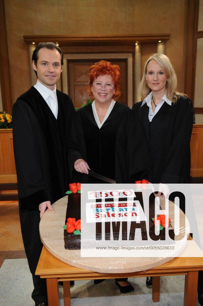 Fernseh Richterin Barbara Salesch startete am 27. September mit ihrem ersten Fall bei SAT1 . Am 20. März 2008 verhandelt sie ihren 1.500 Fall Barbara Salesch ( Fernsehrichterin) Kirsten Klingenberg ( Rechtsanwältin ) Bernd Römer ( Staatsanwalt )