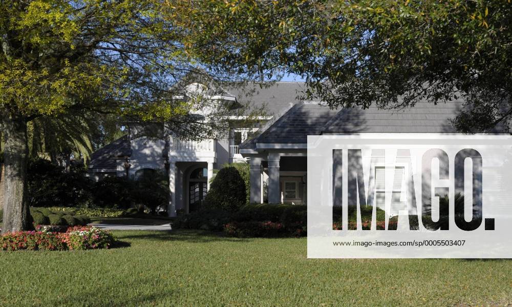 Windermere, Florida, USA - An exterior photo of the home of professional golfer Tiger Woods (USA) in the Isleworth subdivision of Windermere. - ZUMAe50 o0 Gebäude Haus Privathaus Anwesen außen Außenansicht