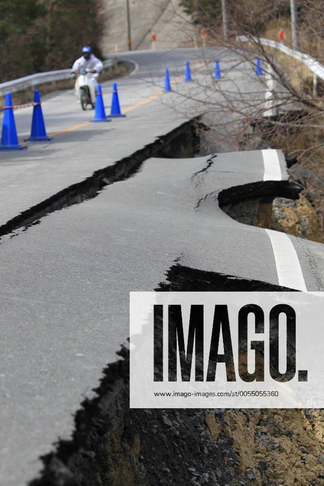 (Xinhua) -- Cracks are seen on a road in Oshika Peninsula, Miyagi Prefecture, Japan, March 23, 2011. The Oshika Peninsula slip southeast about 5.3 meters and subside about 1.2 meters after the massive quake on March 11. (Xinhua Ren Zhenglai) JAPAN-MIYAGI-OSHIKA PENINSULA-DAMAGE
