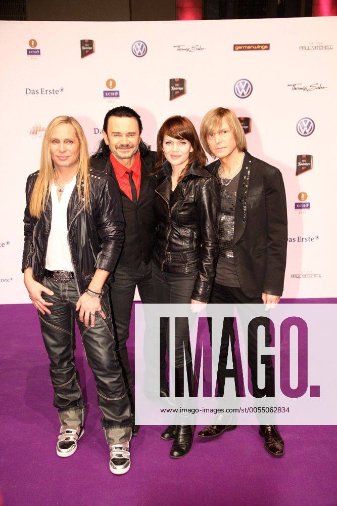 Die Band Silly - L-R: Uwe Hassbecker, Jäcki Reznicek, Sängerin Anna Loos, Rüdiger Barton bei der Verleihung vom Musikpreis Echo in Berlin am 24.03.2011 Echo Verleihung 2011