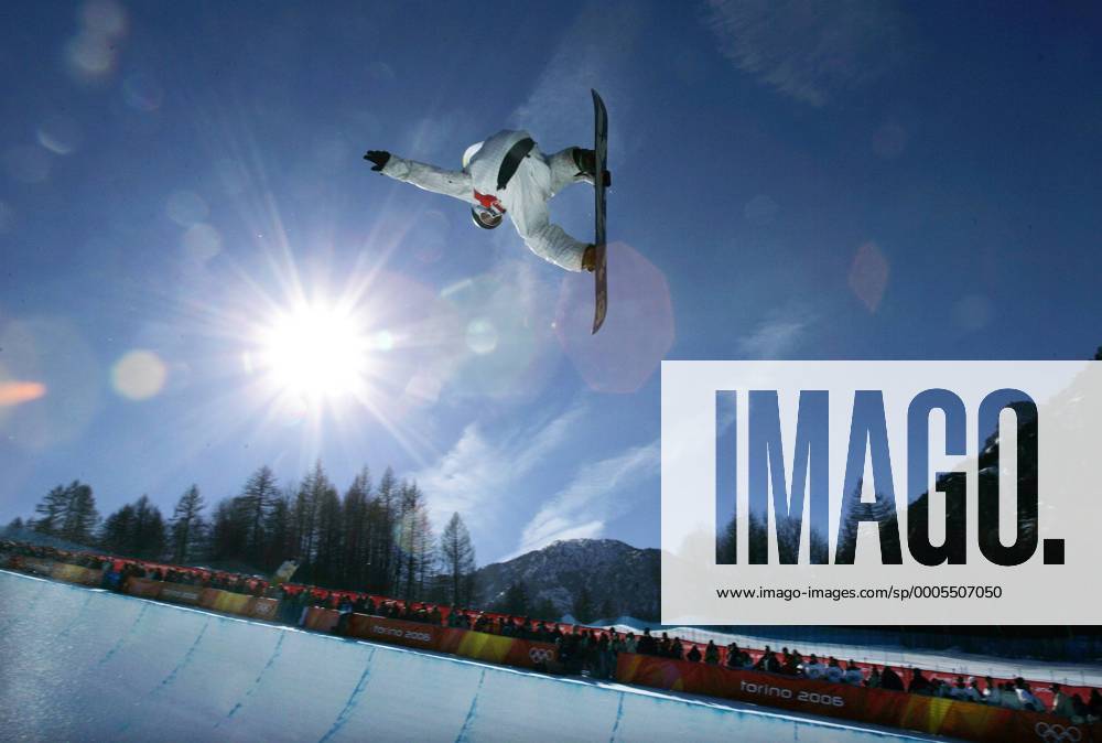 SHAUN WHITE (USA) - White kam mit eine Herzfehler zur Welt und wurde später zweifacher Olympiasieger in der Snowboard Halfpipe - - ZUMAs44 o0 Gegenlicht