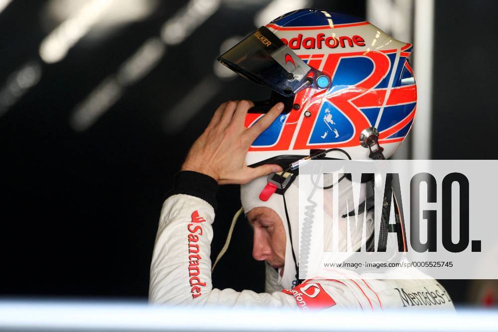 Feb. 19, 2010 - Jenson Button (GBR) McLaren..Formula One Testing, Day Three, Jerez, Spain, Friday 19 February 2010. --- - ZUMAorl o0 Equipment Rennhelm Helm