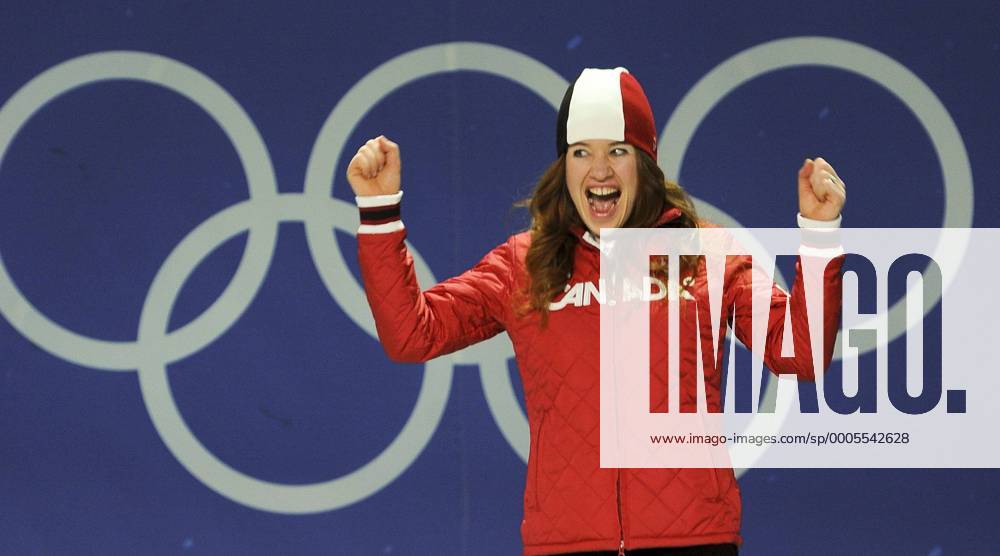 Feb. 24, 2010 - Vancouver, British Columbia, Canada - 02 24 10 - OLY - Canada s Clara Hughes wins a bronzemedal at the women s 5000m speed skate event at the Richmond Oval. - ZUMAt14 o0 Siegerehrung Jubel Freude