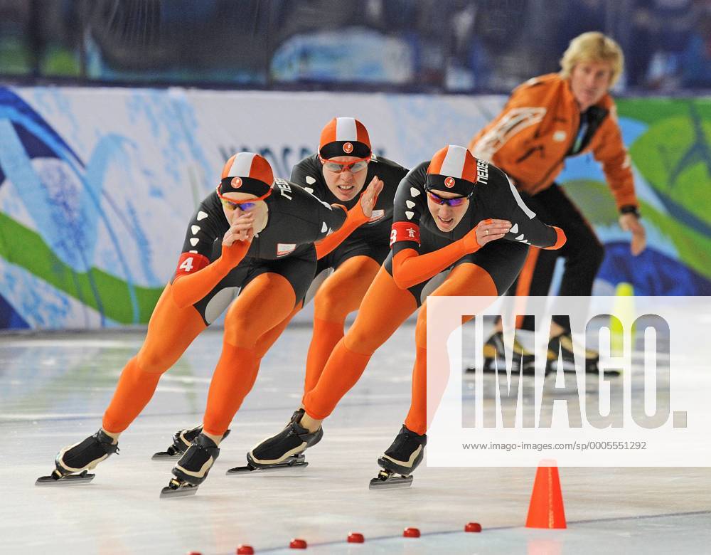 Feb 27, 2010 - Vancouver, British Columbia- Team Netherland s 4 IREEN WUST, 2 DIANE VALKENBURG, and 3 JORIEN VOORHUIS finish 6th during the ladie s team pursuit speed skating finals at the Richmond Olympic Oval during the 2010 Winter Olympic games. - ZUMAk51 o0 Teamwettbewerb