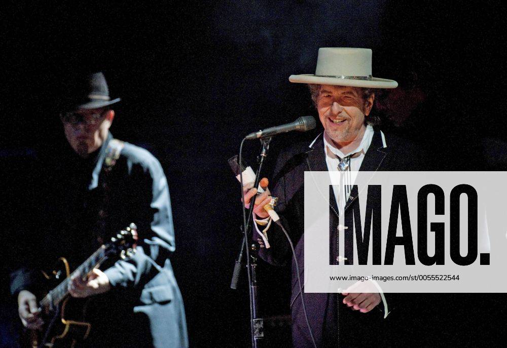 Bob Dylan, der Sänger (70) bei seinem Konzert am 18.6.2011 im Rahmen vom 21. Feis Music Festival 2011 im Finsbury Park in London Bob Dylan Konzert in London, 2011