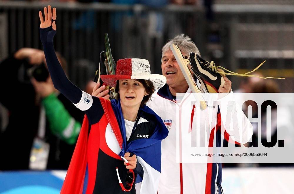 Feb 24, 2010 - Vancouver, , Canada - MARTINA SABLIKOVA (CZE) wins 5000m - Her coach PETR NOVAK celebrates. - ZUMApr3 o0 Jubel, Freude,