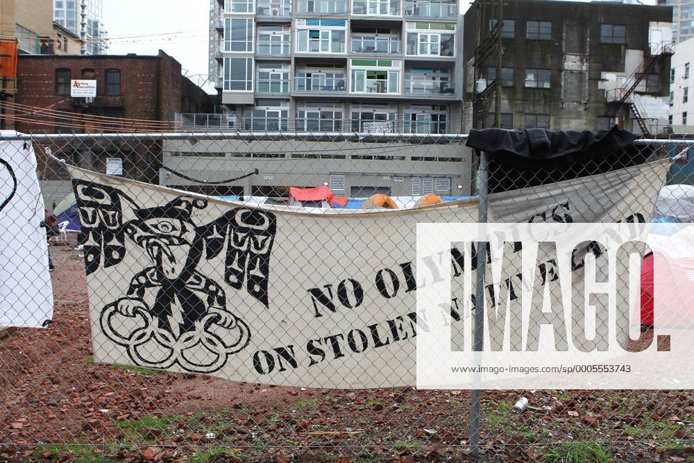 No olympics on stolen native land - Obdachlosen Protest am Rande der 21. Olympische Winterspiele in Vancouver; 27 02 2010 - o0 Plakat, Spruchband, Objekte Schriftzug