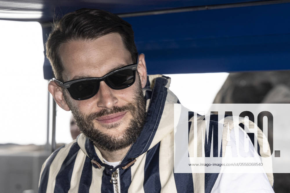 Simon Porte Jacquemus Arrive For Jacquemus La Casa Cruise Collection Show - Capri Simon Porte Jacquemus is spotted at Marina Grande peer in Capri, Italy, on June 10, 2024, to attend La Casa Cruise Collection Show at Casa Malaparte. Photo by Marco Piovanotto AABACAPRESS.COM Capri Italy