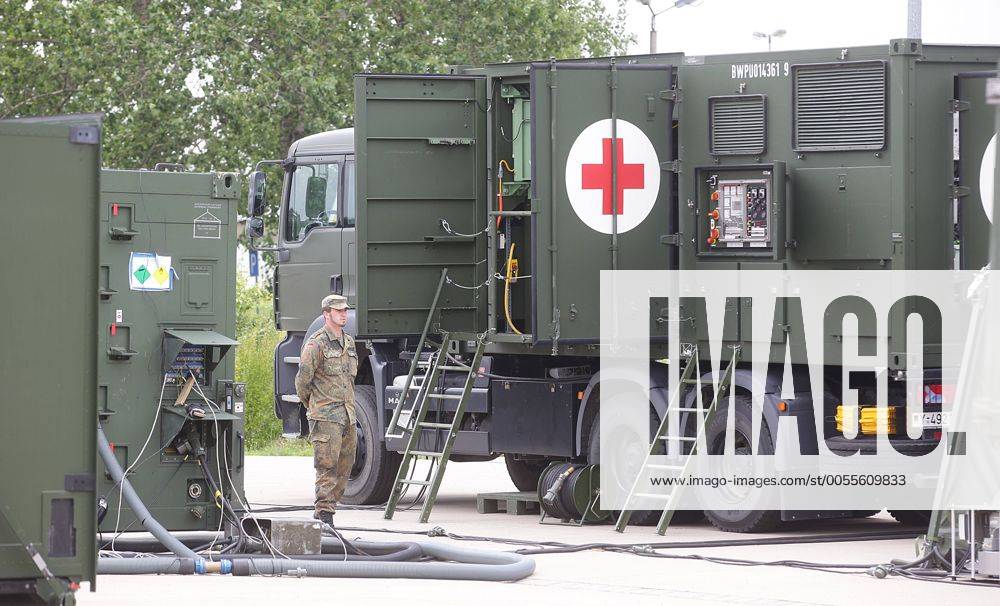 Weißenfels ist Standort der Bundeswehr in Sachsen-Anhalt größter Sanitäts-Standort in Deutschland, Sachsen-Anhalt-Kaserne - Rot Kreuz Lkw