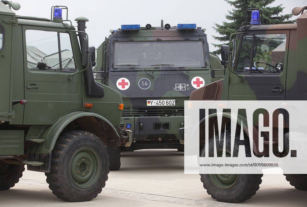Weißenfels ist Standort der Bundeswehr in Sachsen-Anhalt größter Sanitäts-Standort in Deutschland, Sachsen-Anhalt-Kaserne - Rot Kreuz Lkw