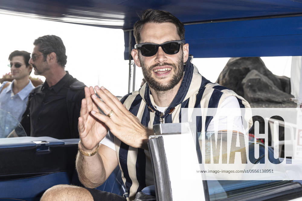 Simon Porte Jacquemus Arrive For Jacquemus La Casa Cruise Collection Show - Capri Simon Porte Jacquemus is spotted at Marina Grande peer in Capri, Italy, on June 10, 2024, to attend La Casa Cruise Collection Show at Casa Malaparte. Photo by Marco Piovanotto AABACAPRESS.COM Capri Italy