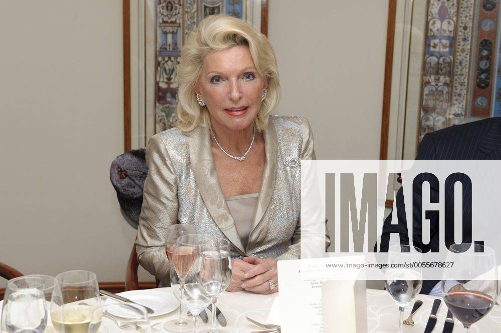 MARIA-ELISABETH SCHAEFFLER (Gesellschafterin Schaeffler KG) bei DINING WITH THE STARS im Hotel Mandarin Oriental, München 29.07.2011