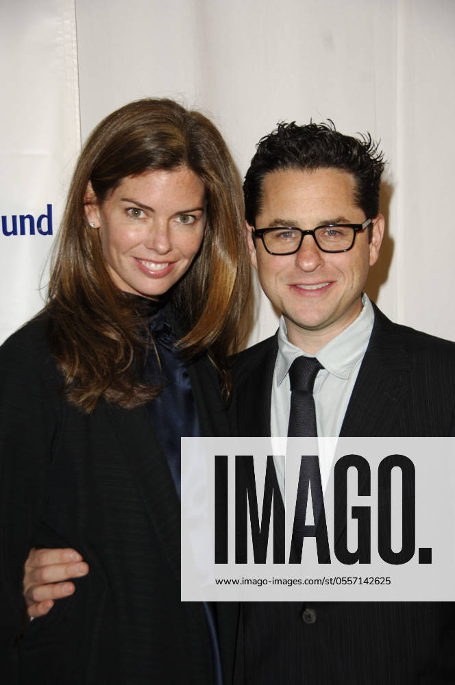 CHILDREN S DEFENSE FUND S 16TH ANNUAL BEAT THE ODDS AWARDS J. J. ABRAMS AND KATIE MCGRATH AT THE CHILDREN S DEFENSE FUND S 16TH ANNUAL BEAT THE ODDS AWARDS. AT THE BEVERLY HILLS HOTEL. BEVERLY HILLS, CA. 12 OCTOBER 2006. PICTURE BY ,