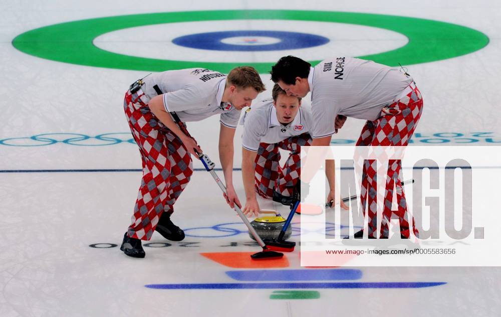 Olympische Spiele 2010 Vancouver Olympic Centre Curling Finale Herren KANADA - NORWEGEN 6:3 Haavard Vad Petersson (L) , Torger Nergaard (Mitte) und Christopher Svae (Norwegen)