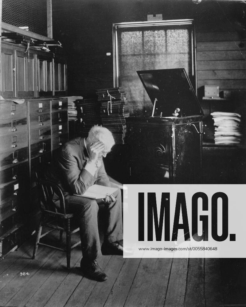 Thomas Edison listening to new disc phono Edison, Thomas Alva (the Wizard of Menlo Park) US inventor; opened research laboratory in Menlo Park, New Jersey 1876 (moved to West Orange, New Jersey 1887); invented phonograph (1st demonstrated 1877); invented incandescent electric light 1879; invented kinetograph camera and kinetoscope motion-picture viewer (patented 1891) _1847-1931 Mono Print UnitedArchives0810140
