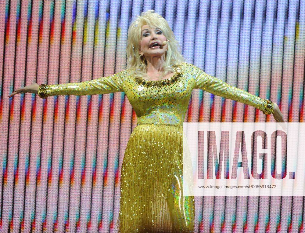 American singer Dolly Parton perfoms at O2 Arena in London on September 7, 2011. LON20110907101