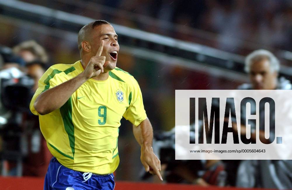 RONALDO Brazil 2002 FIFA WORLD CUP FINAL BRAZIL 2-0 GERMANY 2002 06 30 (855) (2002070115241314) o0 Jubel Freude