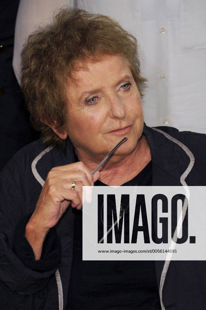 Gisela Marx (Moderatorin und TV-Produzentin), Portraet, Portrait, Einzelbild, Einzelmotiv, Menschen bei Maischberger , Talkshow, WDR ARD, 27.09.2011. Â