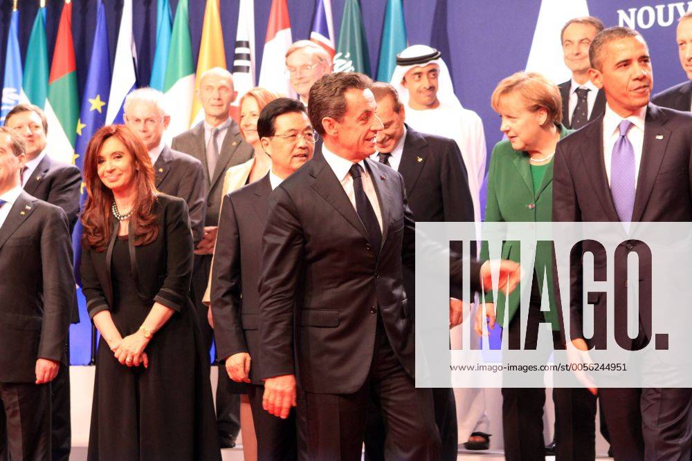 Ministerpräsident Silvio Berlusconi (Italien) - Bundeskanzlerin Angela Merkel (Deutschland) - Premierminister Jose Luis Zapatero (Spanien) - Präsidentin Cristina Fernandez de Kirchner (Argentinien) - Präsident Hu Jintao (China) - Präsident Nicolas Sarkozy (Frankreich) - Präsident Barack Obama (USA) - G20-Gipfel in Cannes. NicolasGavet Panoramic