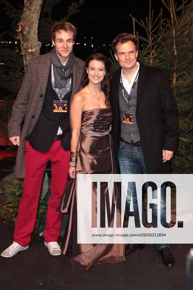 Max Felder, Annina Braunmiller und Johannes Raspe, die drei Schauspieler und Synchronsprecher bei der Twilight Saga- Breaking Dawn- Biss zum Ende der Nacht-Teil 1 Kino Premiere am 18.11.2011 in Berlin The Twilight Saga- Breaking Dawn Part 1 Prm in Berlin, 2011
