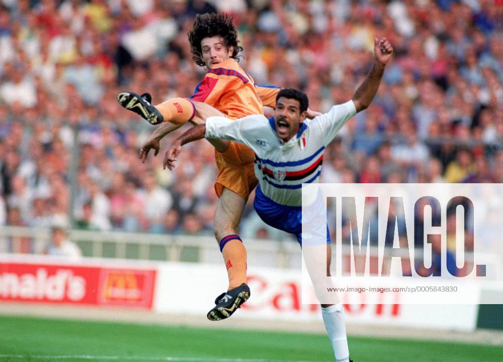 Antonio Cerezo (Sampdoria Genoa, R) and Jose Maria Bakero (FC Barcelona) - Barcelona v Sampdoria 20 5 92 European Cup Final 1992 Wembley - o0 Finale
