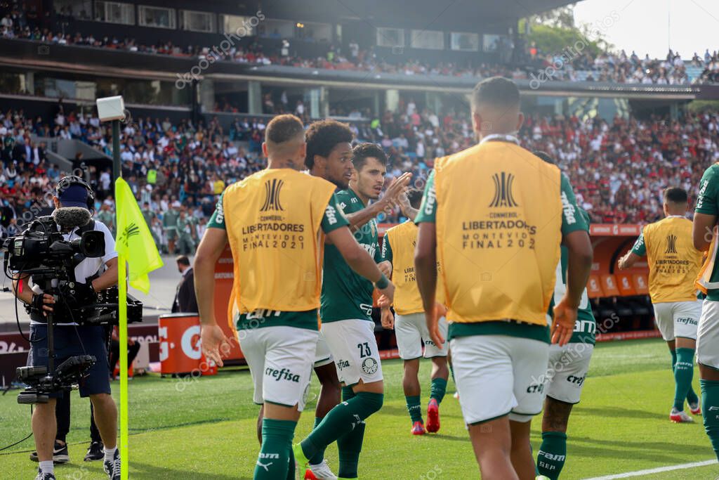 Conmebol Libertadores Final: Palmeiras and Flamengo: November 27, 2021, Montevideo, Uruguay. Palmeiras players celebrate the Trichampionship of Conmebol Libertadores after a 2-1 victory over Flamengo, in a soccer match held at the Centenario stadium