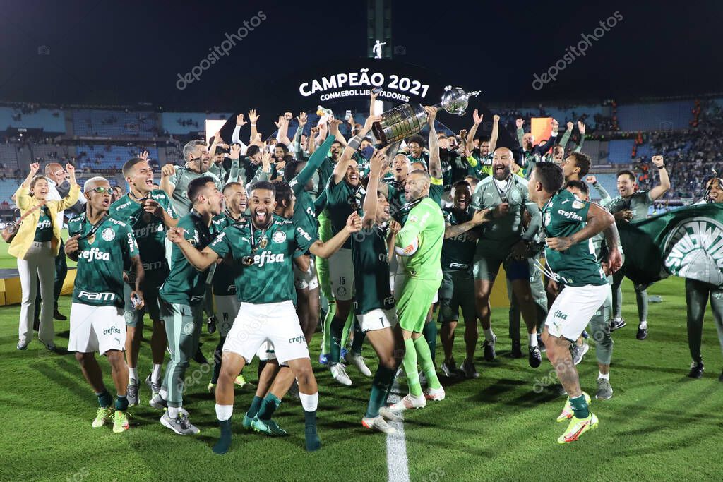 Conmebol Libertadores Final: Palmeiras and Flamengo: November 27, 2021, Montevideo, Uruguay. Palmeiras players celebrate the Trichampionship of Conmebol Libertadores after a 2-1 victory over Flamengo, in a soccer match held at the Centenario stadium