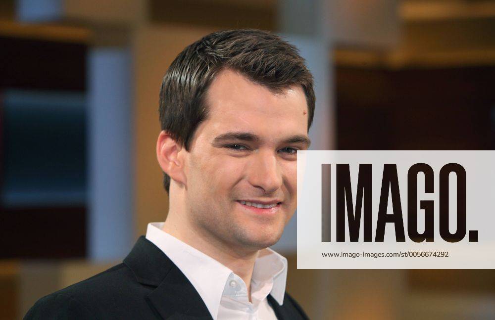 Johannes Vogel (Mitglied des Deutschen Bundestages, FDP) in der Talk-Show Anne Will am 07.12.2011 in Berlin Thema der Sendung: Malochen bis 67 und dann arm - ist das sozial?