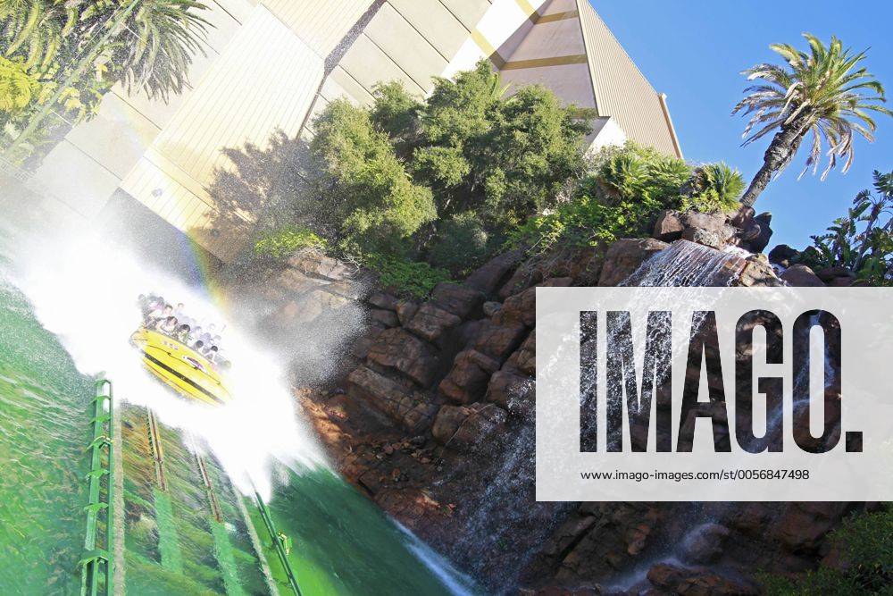 Sightseeing Los Angeles, Kalifornien. Universal City Jurassic Park Ride in den Universal Studios Hollywood