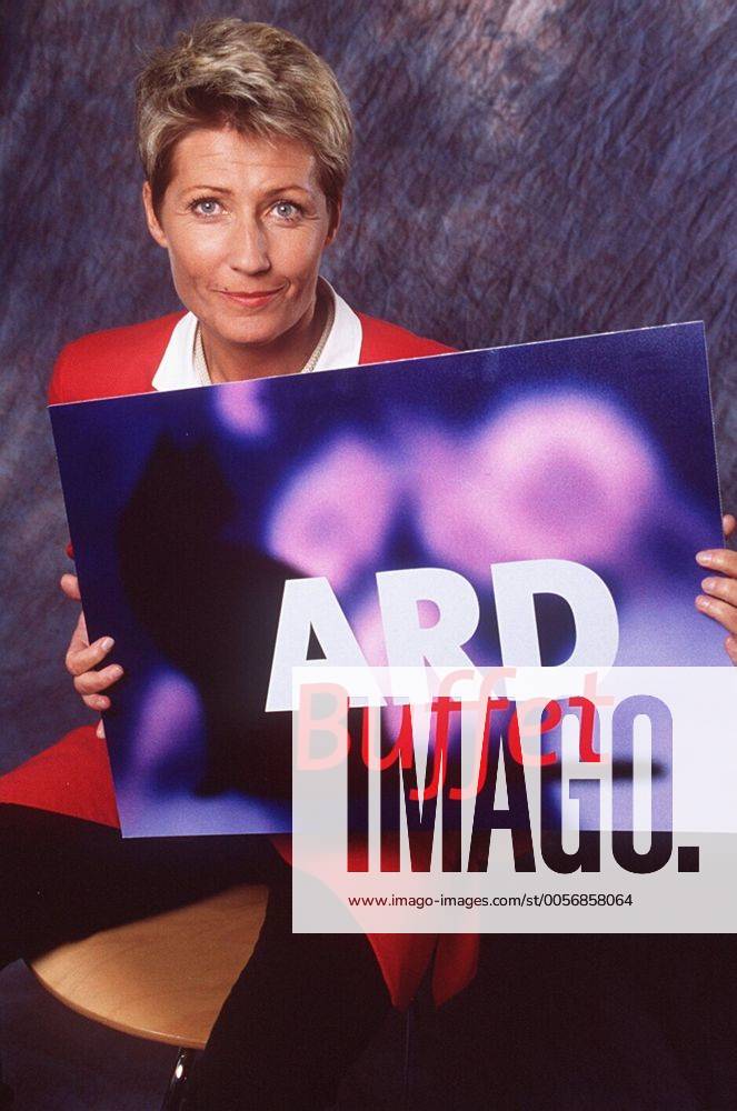 Jacqueline Stuhler (TV-Moderatorin) 11 97 her Frau Fernsehen TV Moderation blond kurzhaarig seriös Blazer rot hoch halb sitzend Stuhl Logo lächelnd ARD Buffet