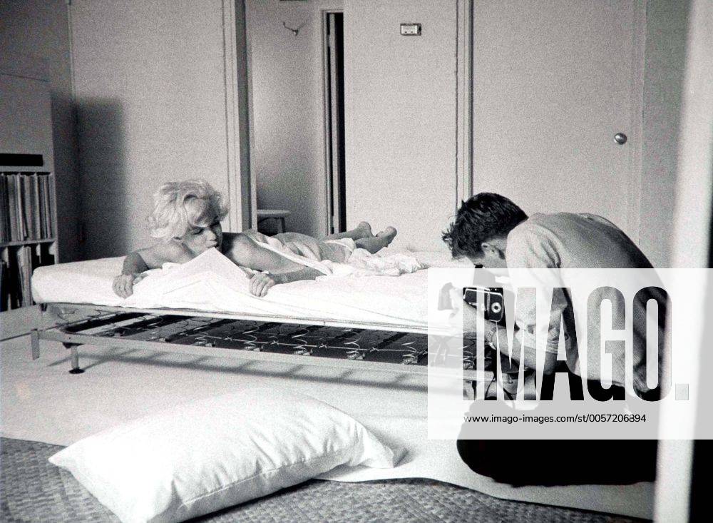 IMAGO ICONS: Marilyn Monroe May 31, 2007 - Hollywood, California, U.S. - K52947DL.MARILYN MONROE EXPOSED HELD AT THE CELEBRITY VAULT,BEVERLY HILLS CA. 5-31-07. - 2007.IMAGE:ATMOSTPHERE Hollywood U.S. - ZUMAl86