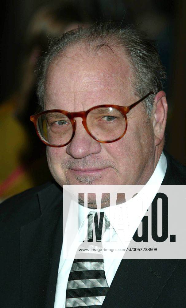 New York, New York, U.S. - PAUL SCHRADER AT THE FILM SOCIETY OF LINCOLN CENTER GALA TRIBUTE TO SUSAN SARANDON AT LINCOLN CENTER S AVERY FISHER HALL IN NEW YORK New York ON MAY 5, 2003. 2003..K30419HMC New York U.S. - ZUMAmg1