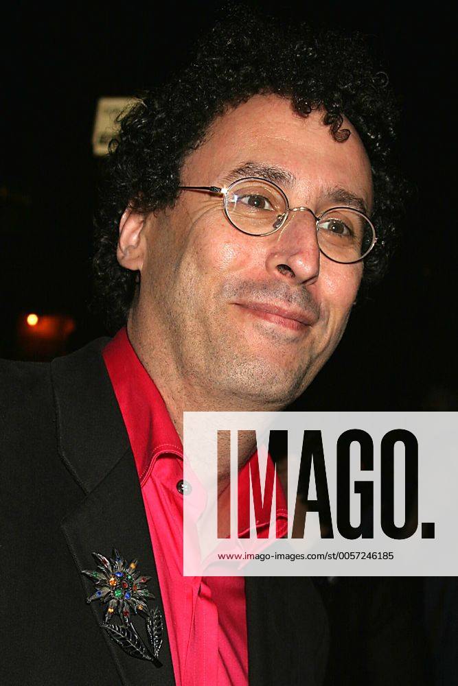 New York, New York, U.S. - TONY KUSHNER AT THE 49TH ANNUAL DRAMA DESK AWARDS AT FIORELLO H. LAGUARDIA HIGH SCHOOL OF MUSIC & ART AND PERFORMING ARTS CONCERT HALL AT LINCOLN CENTER IN NEW YORK New York ON MAY 16, 2004. 2004..K37326HMC New York U.S. - ZUMAmg1