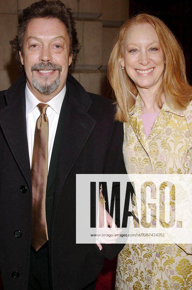 Apr. 4, 2005 - New York, New York, U.S. - K42569JKRON.OPENING NIGHT CELEBRATION FOR BROADWAY S STEEL MAGNOLIAS AT THE LYCEUM THEATRE , NEW YORK New York 04-04-2005. - 2005.TIM CURRY New York U.S. - ZUMAjk2
