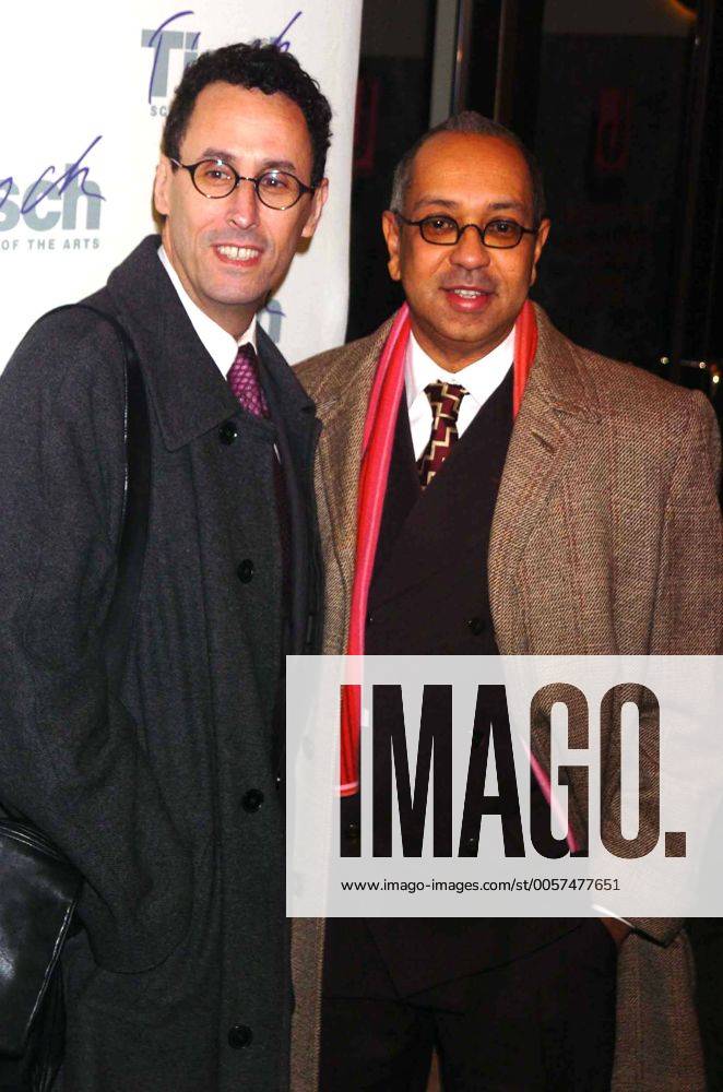Dec. 4, 2006 - New York, New York, U.S. - BILLY CRYSTAL HOSTS TISCH ON BROADWAY.ST. JAMES THEATRE, NEW YORK, NY 12-04-2006. - 2006.TONY KUSHNER AND GEORGE C. WOLFE.K50981JKRON New York U.S. - ZUMAjk2