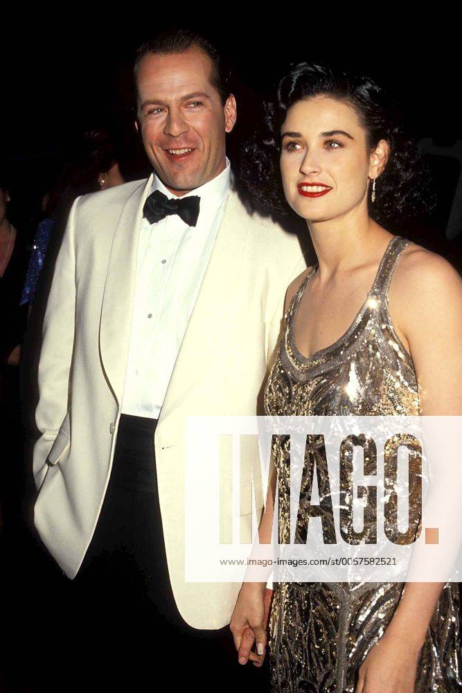 Hollywood, California, U.S. - BRUCE WILLIS AND DEMI MOORE. 1990 Hollywood U.S. - ZUMAr82