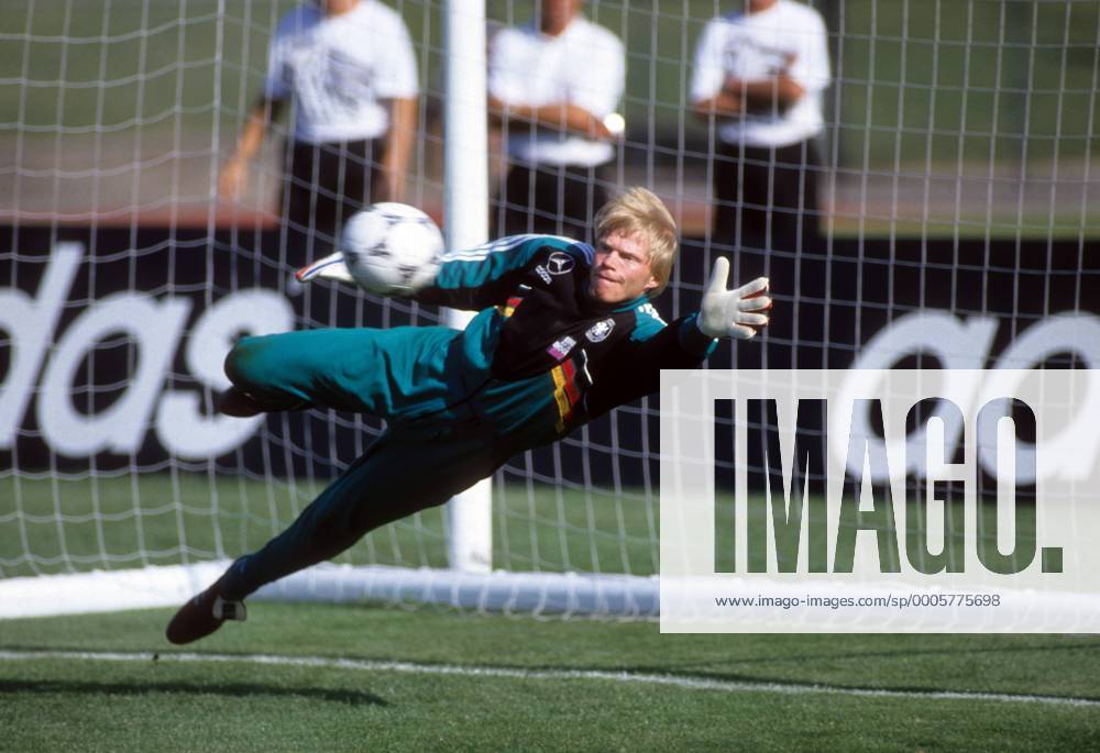 Torwart Oliver Kahn (Deutschland) Fußball WM Herren WM 1994, Nationalteam, Training Einzelbild Aufnahmedatum geschätzt New York, NY, N.Y., New Jersey Abwehr, Dynamik,