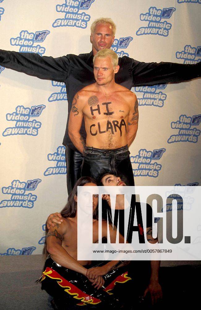 Jan. 3, 2011 - New York, New York, U.S. - K2504JBB.MTV VIDEO MUSIC AWARDS 1995 NOMINEES.RED HOT CHILI PEPPERS. PHOTOS New York U.S. - ZUMAba9