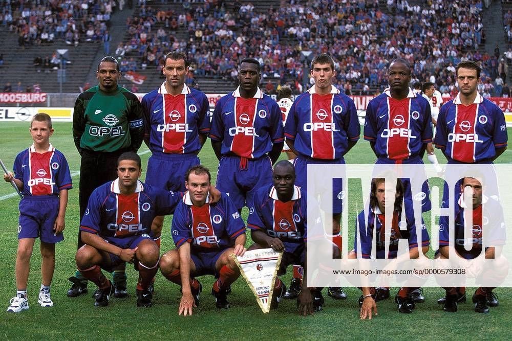 Mannschaftsbild Paris Saint-Germain, hinten v. li.: Bernard Lama, Paul Le Guen, Bruno Ngotty, Jerome Leroy, Julio Cesar Dely Valdes, Laurent Fournier; vorn: Daniel Kenedy, Vincent Guerin, Patrick Mboma, Benoit Cauet, Jimmy Algerino Fußball Herren Opel Masters 1996 (1997), Division 1, 1. Französische Liga, PSG, St.Germain Totale Olympiastadion Berlin