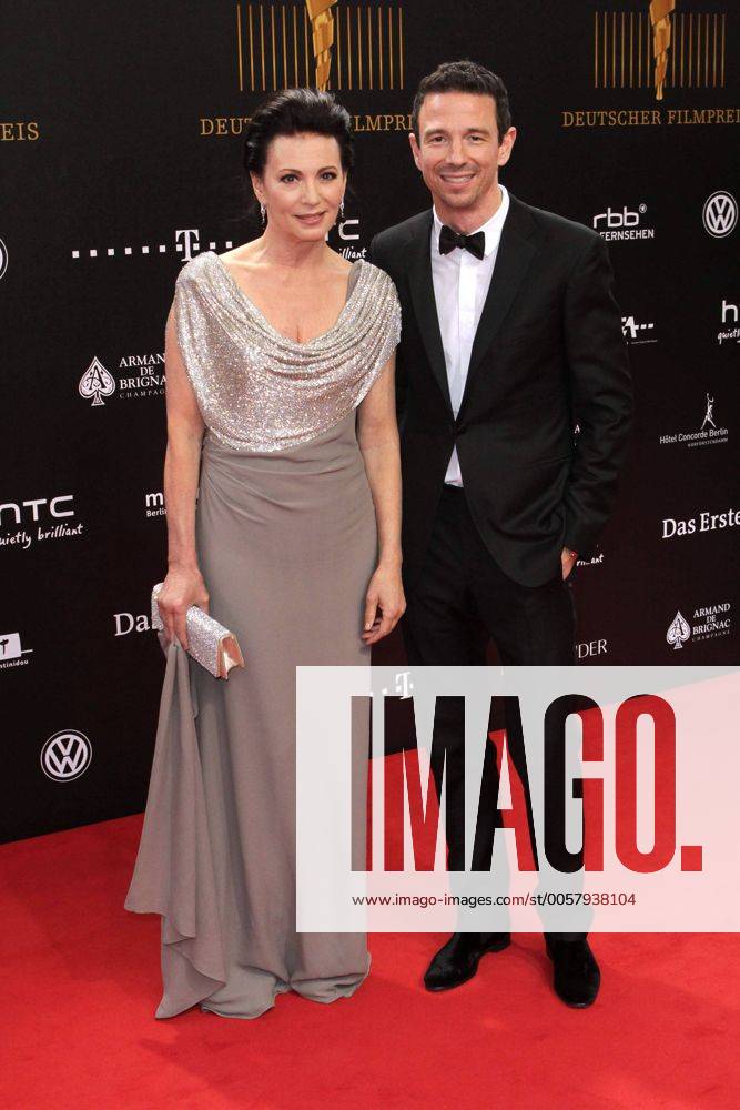 Iris Berben mit ihrem Sohn Oliver bei der Verleihung Deutscher Filmpreis 2012 am 27.04.2012 in Berlin Deutscher Filmpreis 2012, Berlin