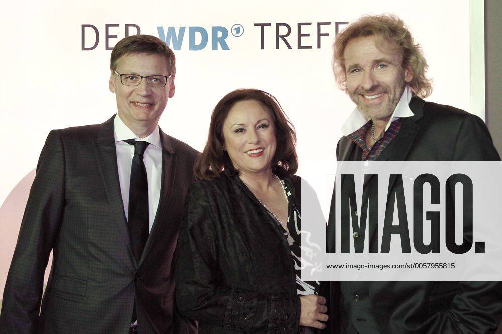 Von links Günther JAUCH, Günther, Fernsehmoderator, Monika PIEL, WDR-Intendantin, Thomas GOTTSCHALK, Fernsehmoderator, in Köln am 26.04.2012