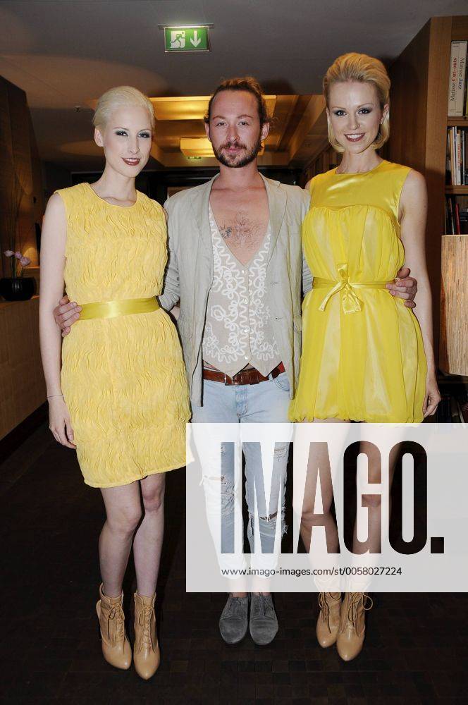 Emiko Restaurant im Louis Hotel in München - Im Bild: Designer Marcel Ostertag mit Models Fee und Hanna