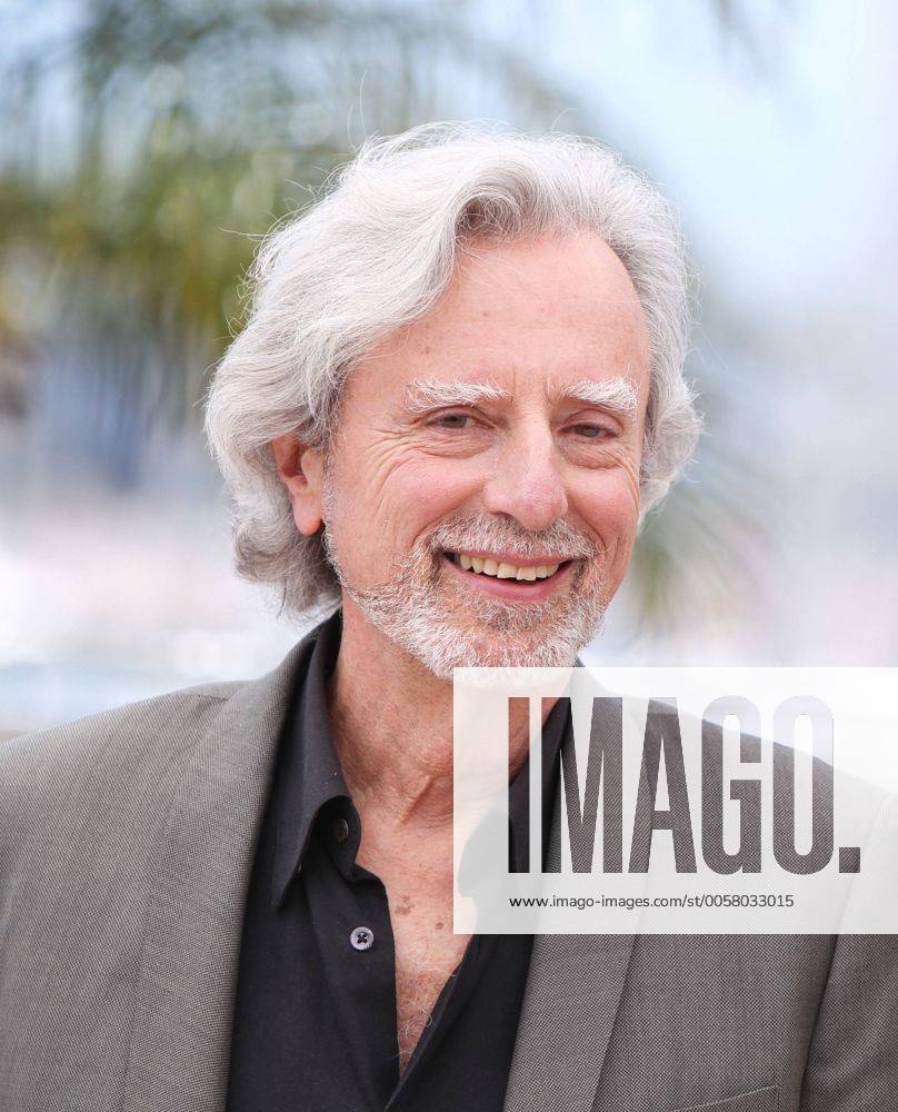 (120525) -- CANNES, May 25, 2012 (Xinhua) -- US director Philip Kaufman poses for photos during the photocall for American film Heminway and Gellhorn at the 65th Cannes Film Festival, southern France, May 25, 2012. (Xinhua Gao Jing) (zjl) FRANCE-CANNES-FILM FESTIVAL-HEMINWAY AND GELLHORN-PHOTOCALL